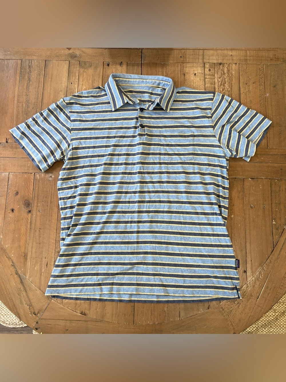 Patagonia Striped Polo Short Sleeve Tee Shirt Men’s Large Blue Yellow Casual